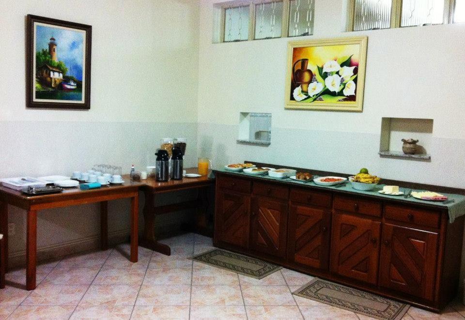 Hotel Perez Pouso Alegre Bagian luar foto