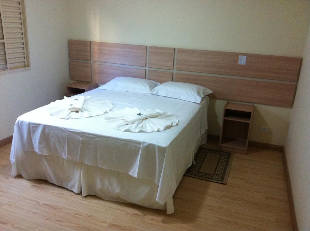 Hotel Perez Pouso Alegre Bagian luar foto